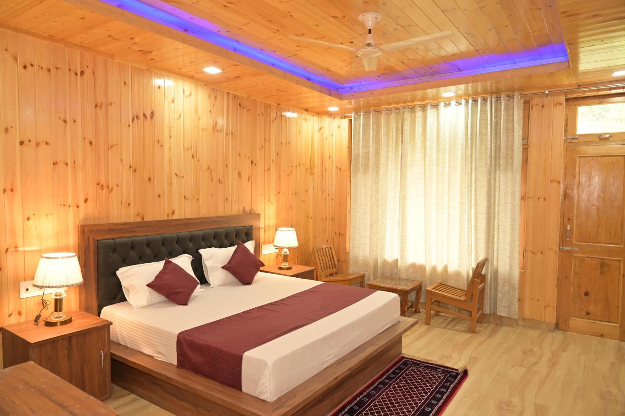 Hotel Royal Galaxy Tirthan Banjar Экстерьер фото