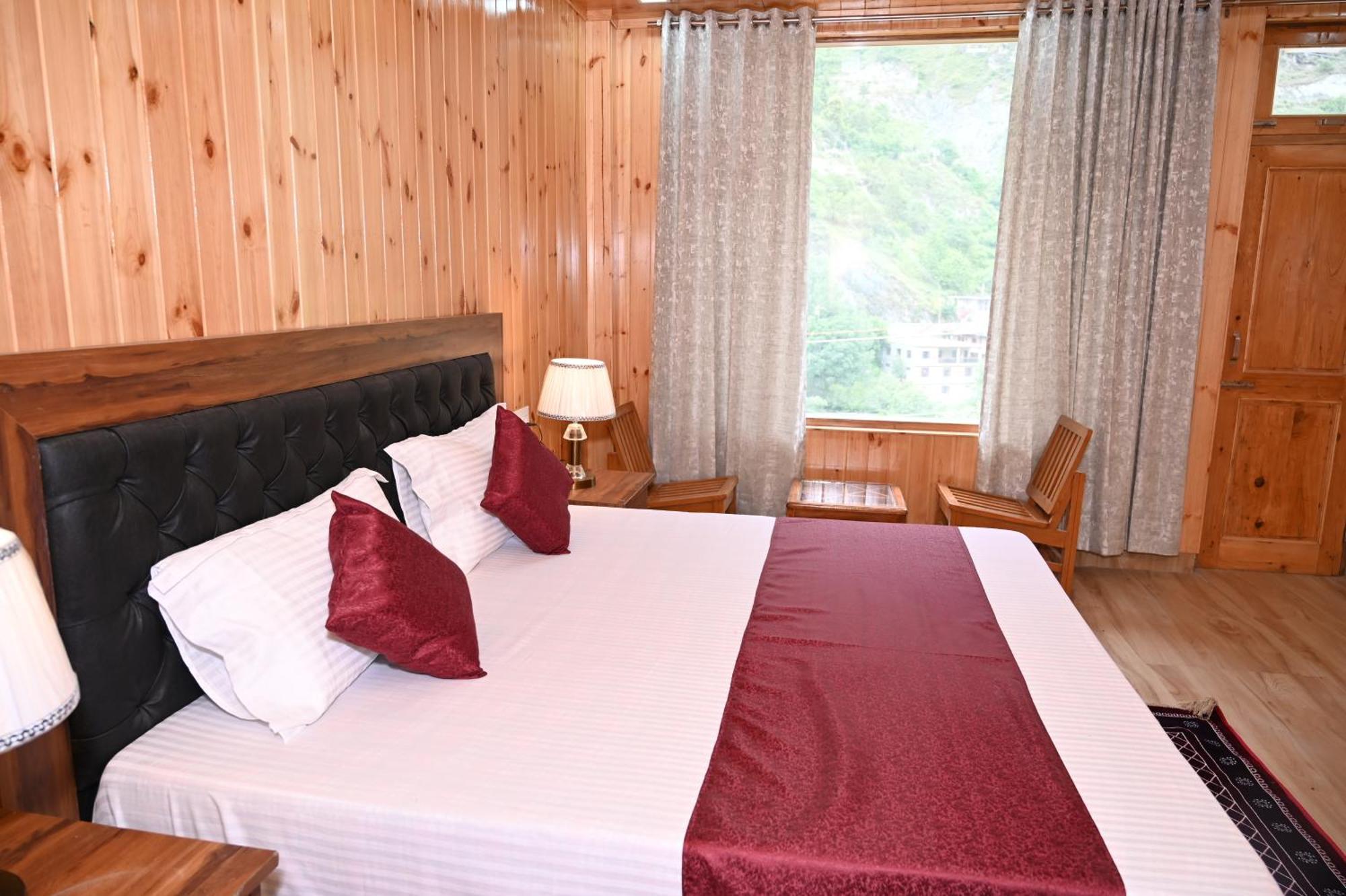 Hotel Royal Galaxy Tirthan Banjar Экстерьер фото